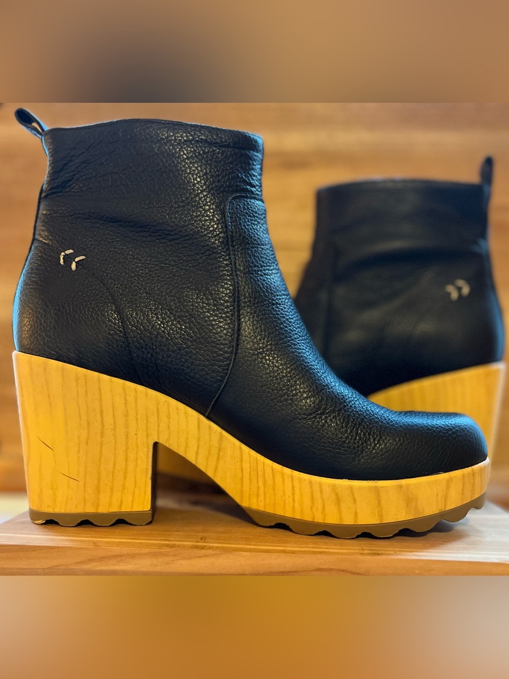 Win Over Clog Boots from Evereve by Dr. Scholl’s in Women’s Size 9 - Picture 3 of 9